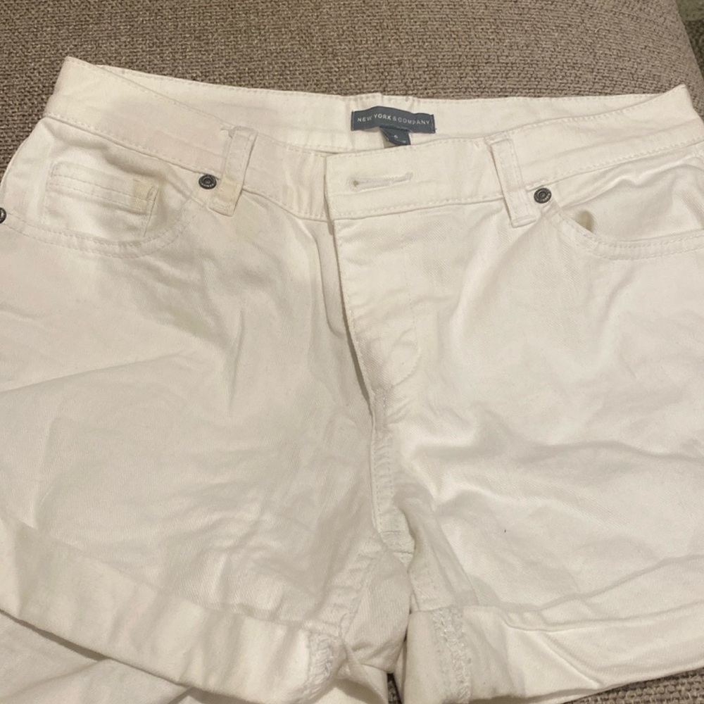 White shorts 3 pair size 6 ny and company and one Ralph Lauren